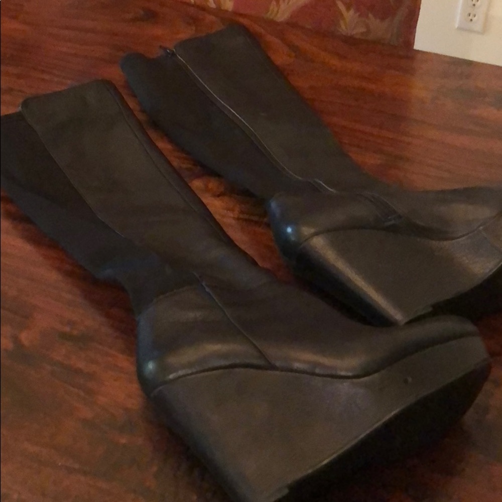 Black Boots